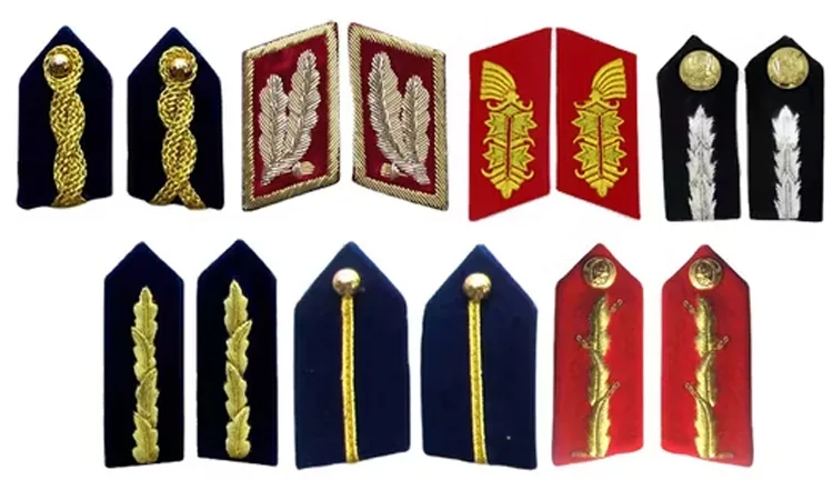 Collar Design and Insignia