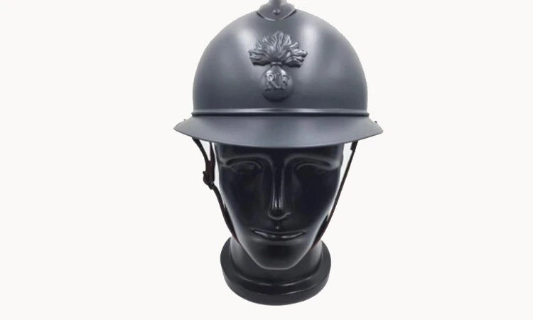 3. Adrian Helmet (Casque Adrian M15)