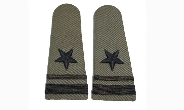 Shoulder Boards & Insignia: