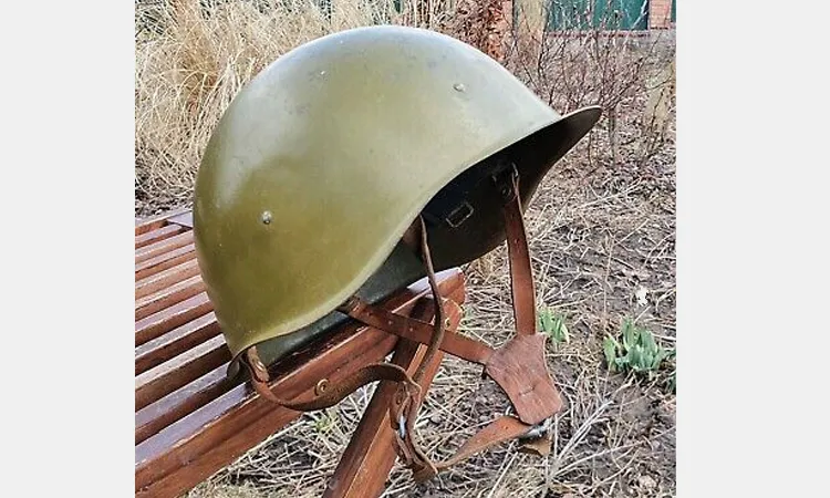 (Soviet Union )The SSH 40 Helmet